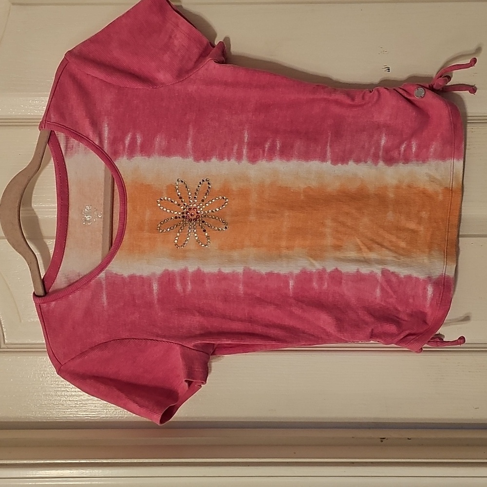Girl's shirt